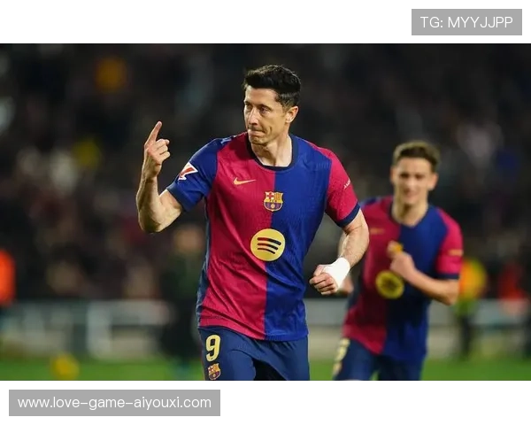 西甲门将神扑登顶热搜话题